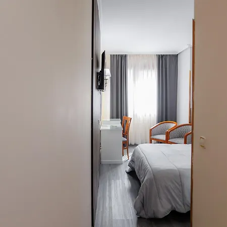 Ciudad Ξενοδοχείο 4*
