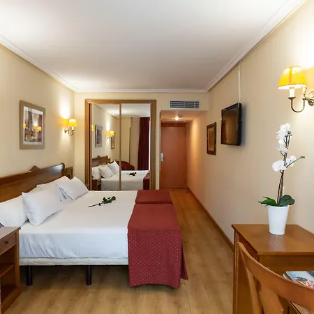 Ξενοδοχείο Ciudad 4*